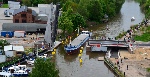 Die Durchfahrt durch die Käpten-Jürs-Brücke. | Mai 2013